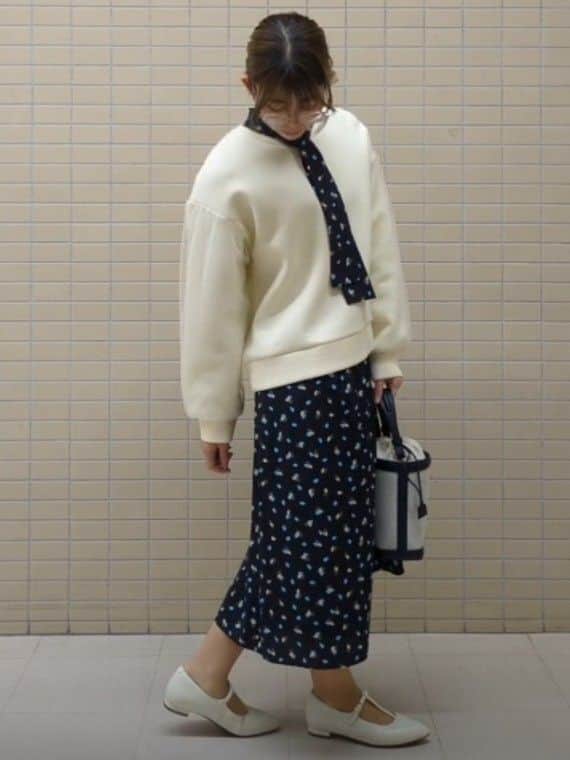 ひまりさんの「Reflect｜【セレモニー／通勤／おでかけに◎】フラワープリントボウタイワンピース」を使ったコーディネート