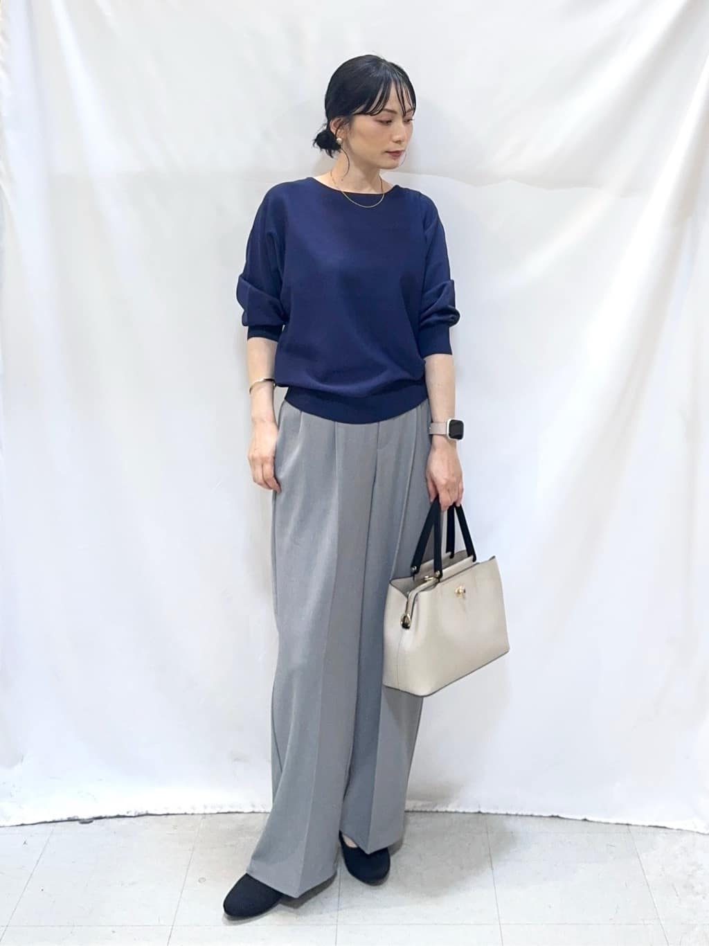 𝐇𝐢𝐫𝐨𝐦𝐢さんの「SHOO･LA･RUE｜【洗濯機可/S-LL】さらりと軽やか インせず着られる すっきり見えドルマンニット」を使ったコーディネート