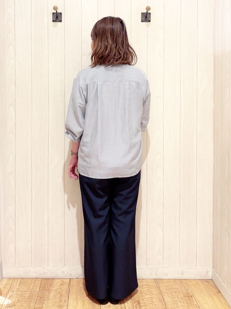 あいこさんの「SHOO･LA･RUE｜【洗濯機可/S-LL】フラップポケットがアクセント ヘリンボーンワイドパンツ」を使ったコーディネート