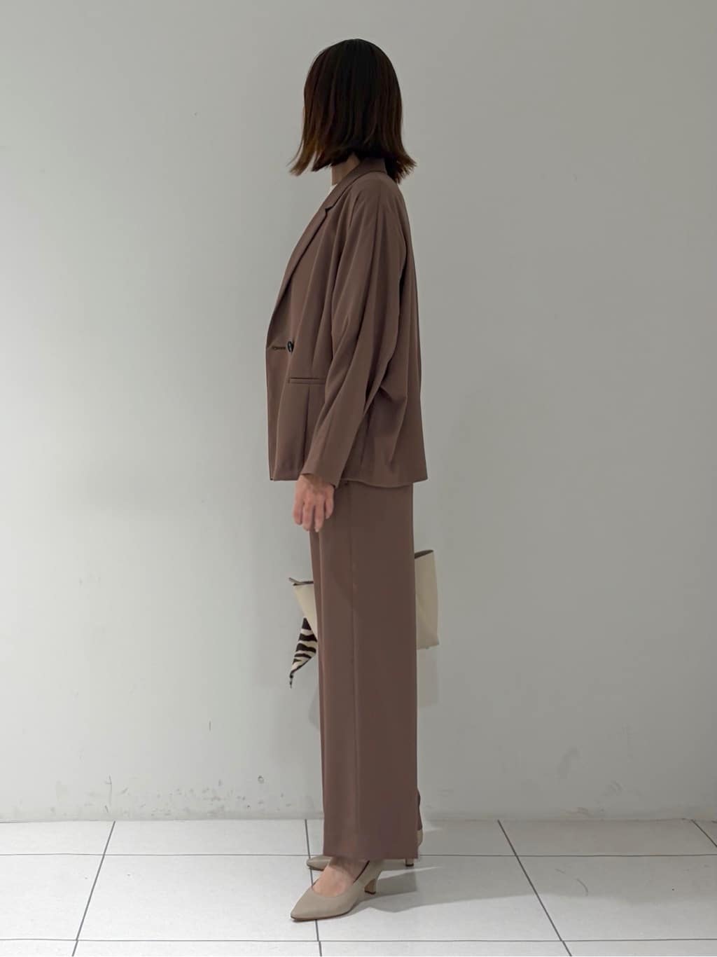 shioriさんの「INDIVI｜【接触冷感／透湿／着る日傘】ドルマンダブルジャケット」を使ったコーディネート