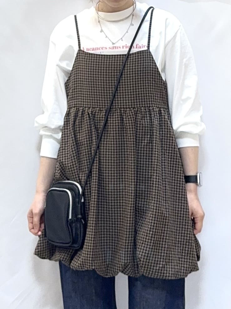 𝐇𝐢𝐫𝐨𝐦𝐢さんの「SHOO･LA･RUE｜【洗濯機可/体型カバー/S-LL】後ろ姿も抜かりない ギンガムチェック柄バルーンキャミチュニック」を使ったコーディネート