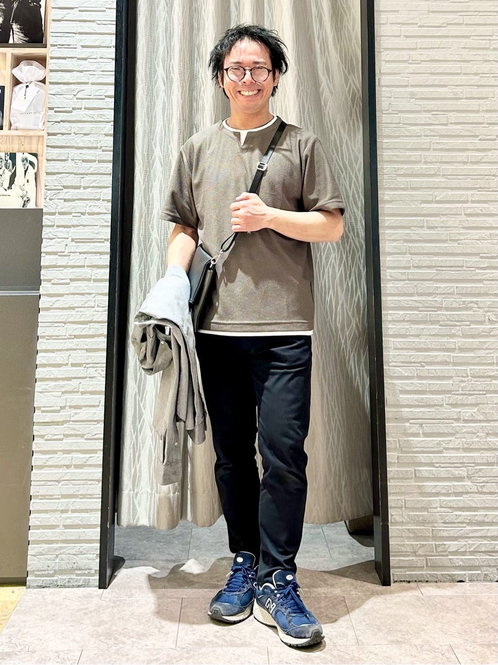 KENJI Iさんの「THE SHOP TK｜【ON/OFF兼用】シャンブレー オックスシャツ 洗濯機OK / 吸水速乾 / 汗じみ防止」を使ったコーディネート