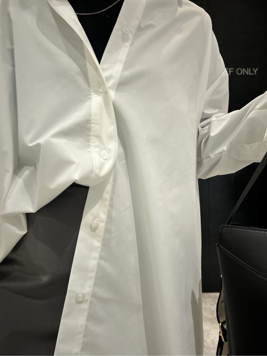 ga_riさんの「THE SHOP TK｜ゆったりシルエットで体型カバー ロングシャツ」を使ったコーディネート