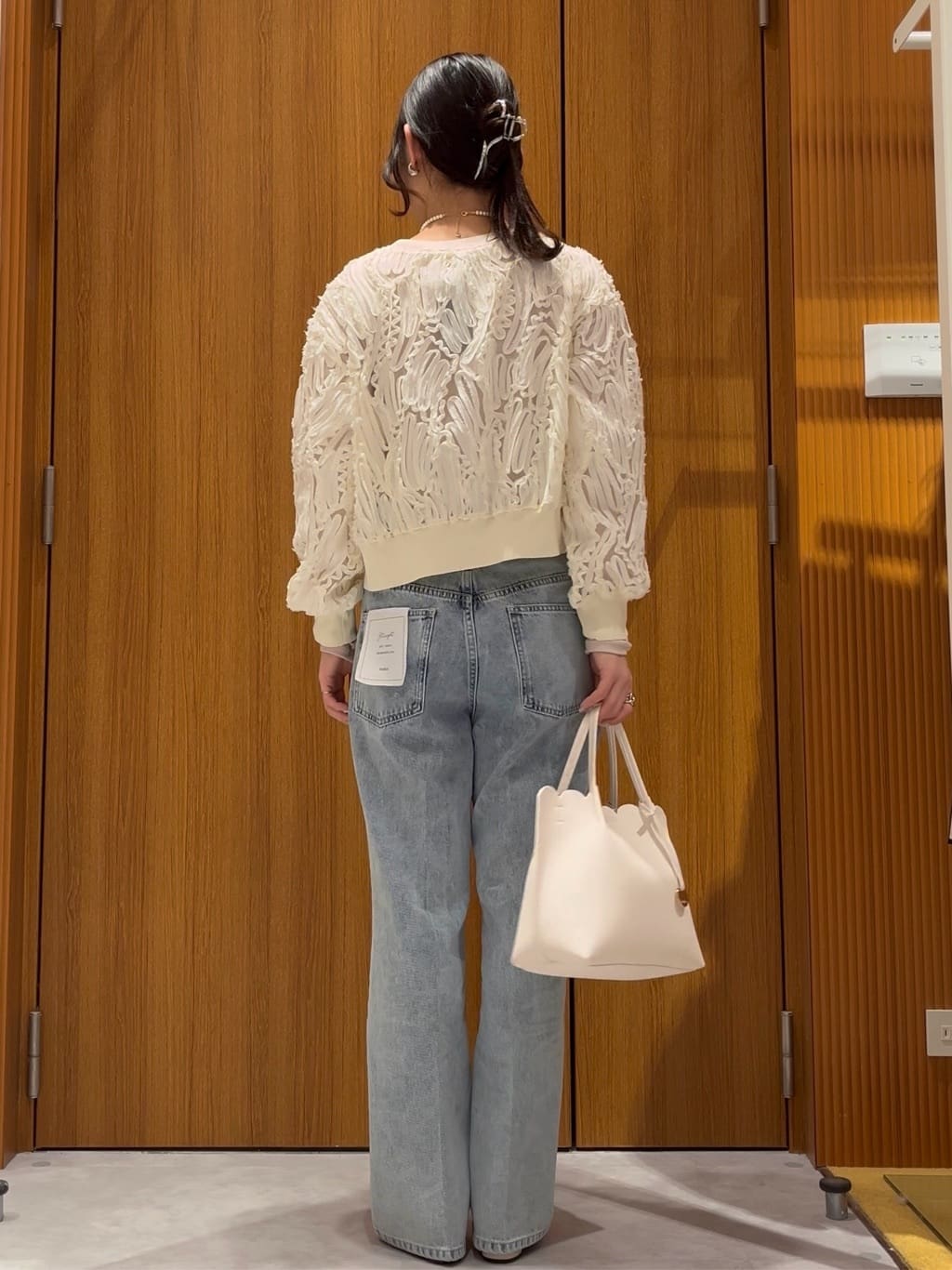 リンナさんの「index｜シアー幾何刺繍カーディガン【洗濯機OK】」を使ったコーディネート