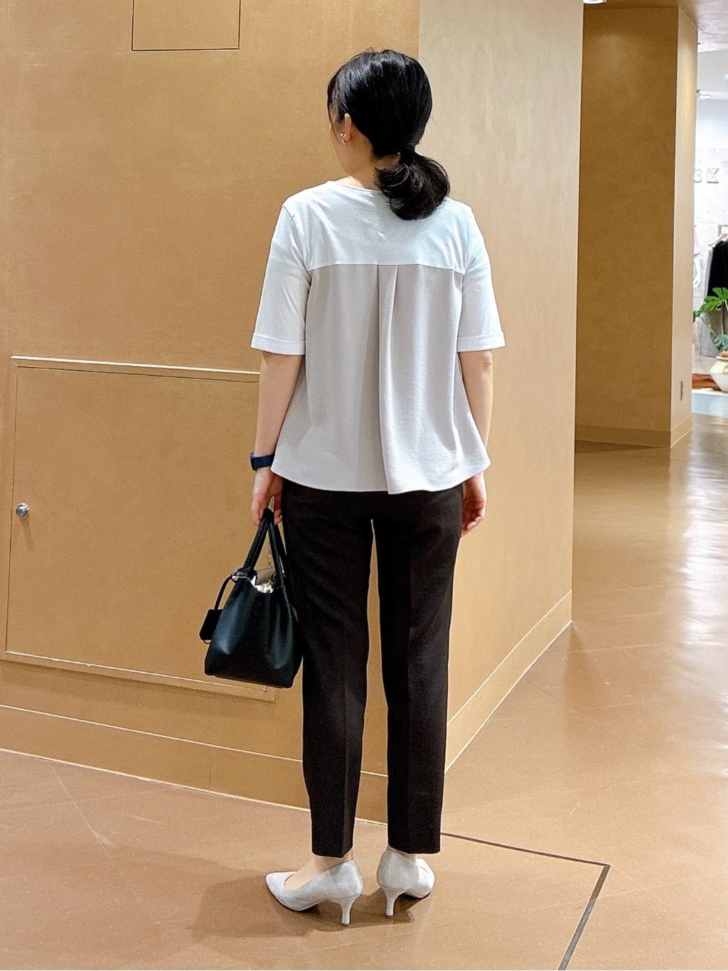 hattoriさんの「INDIVI｜【着る日傘／SETUP可能】ビスチェレイヤード風トップス」を使ったコーディネート