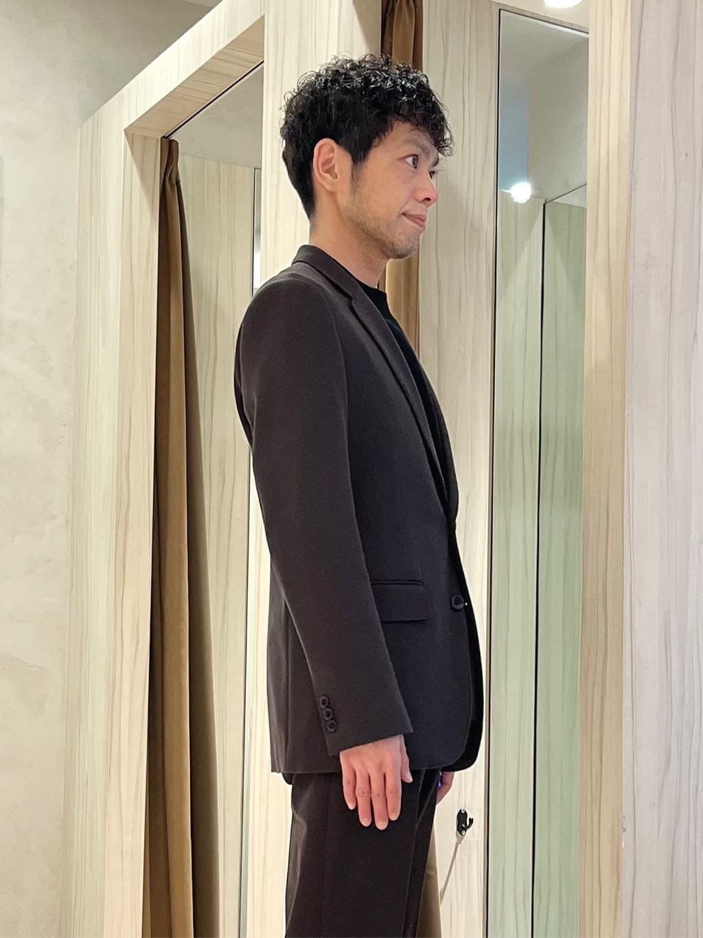 URAさんの「TAKEO KIKUCHI｜【洗える】スリーシーズンリラックスニットジャージ ジャケット」を使ったコーディネート