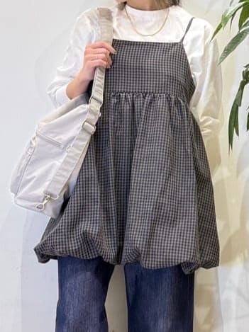 misakiさんの「SHOO･LA･RUE｜【洗濯機可/体型カバー/S-LL】後ろ姿も抜かりない ギンガムチェック柄バルーンキャミチュニック」を使ったコーディネート