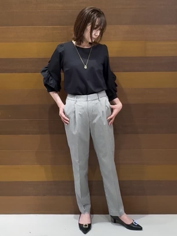 juunさんの「OPAQUE.CLIP｜フリルスリーブドッキングポンチトップス【洗濯機OK】」を使ったコーディネート