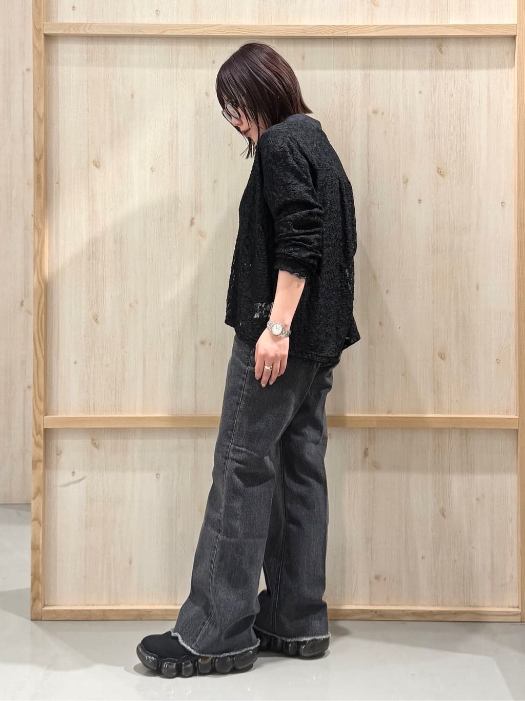 nanaさんの「THE SHOP TK｜レースシャツトップス」を使ったコーディネート