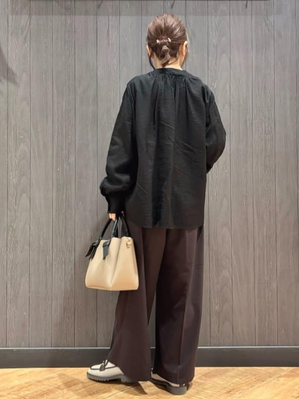 meiさんの「SHOO･LA･RUE｜【S-LL/二の腕カバー】品よく隠せる ドット刺繍5分袖ニット」を使ったコーディネート