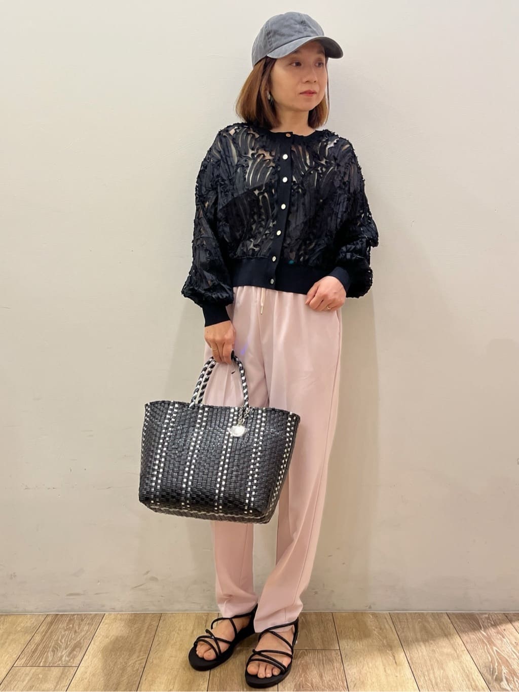 kcさんの「OPAQUE.CLIP｜シアー幾何刺繍カーディガン【洗濯機OK】」を使ったコーディネート