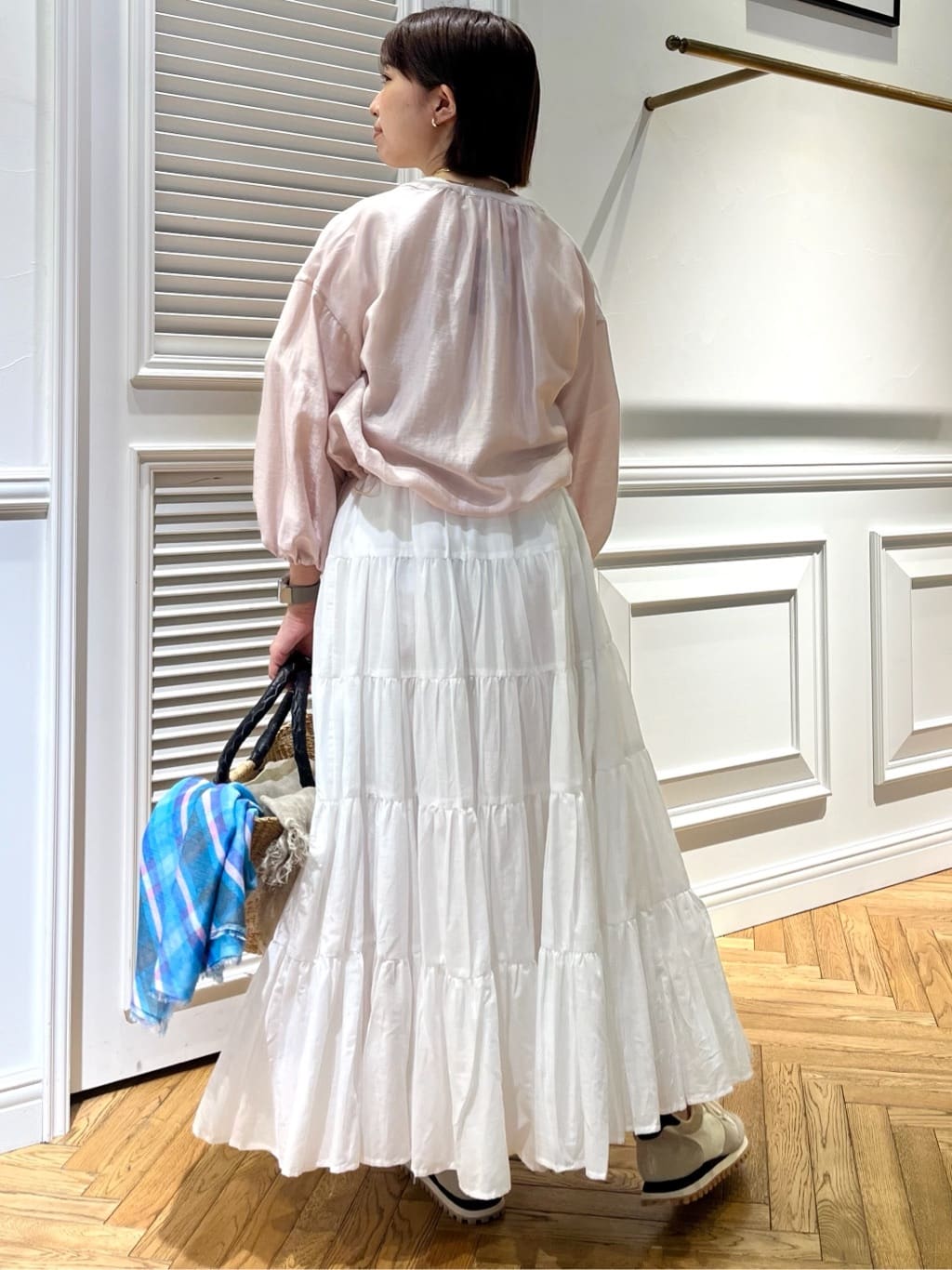つじ まこさんの「DRESSTERIOR｜ウォッシャブル シアーショートブルゾン」を使ったコーディネート