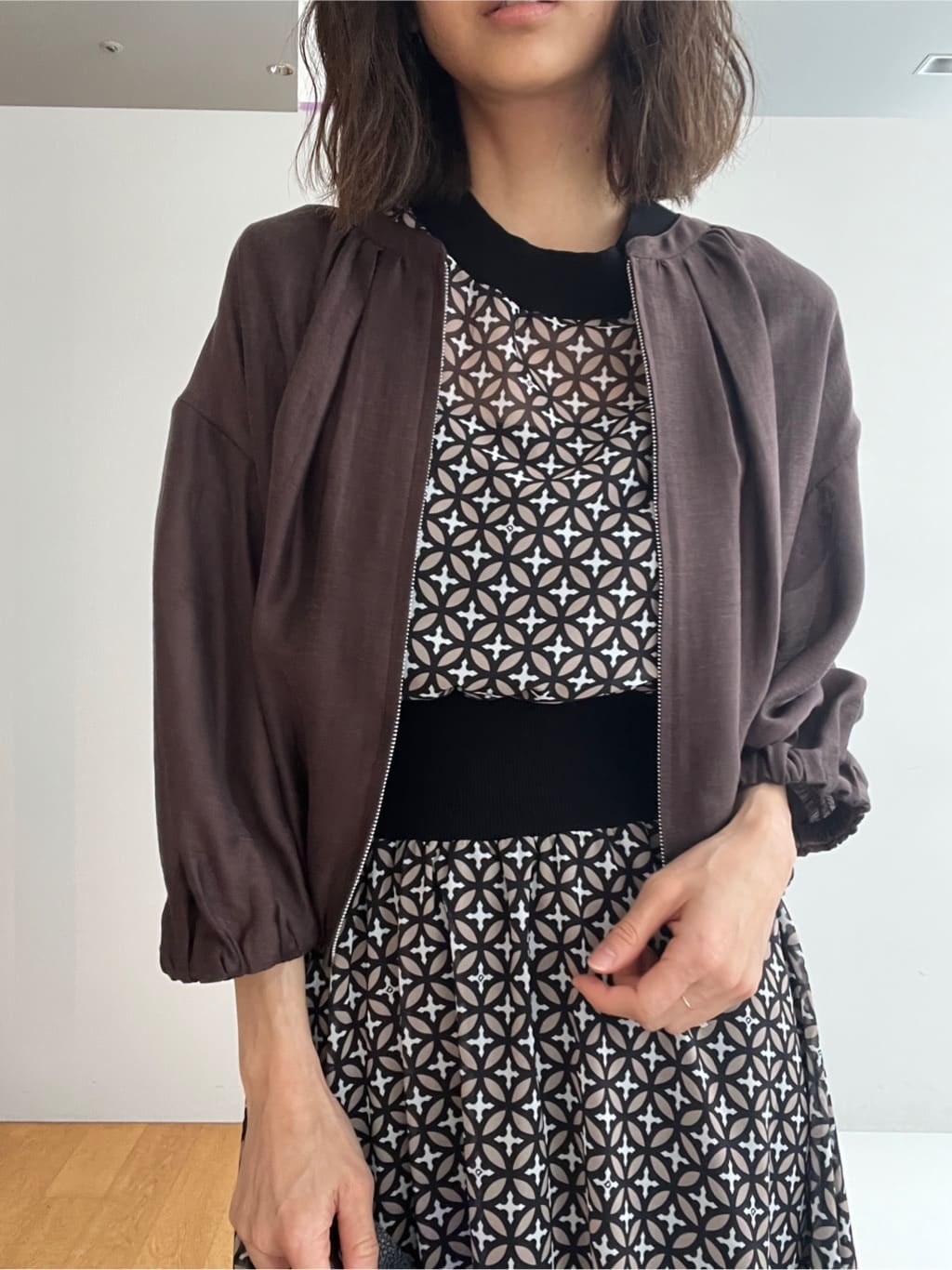 misaさんの「DRESSTERIOR｜ウォッシャブル シアーショートブルゾン」を使ったコーディネート