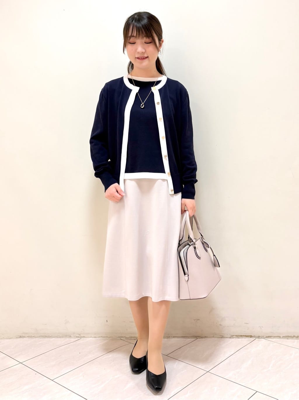mikiさんの「Reflect｜【アンサンブル可】バイカラーカーディガン」を使ったコーディネート