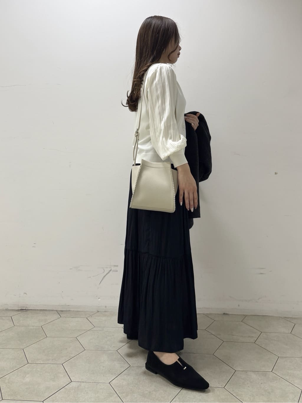 kahoさんの「INDIVI｜スリットデザイン パンプス」を使ったコーディネート