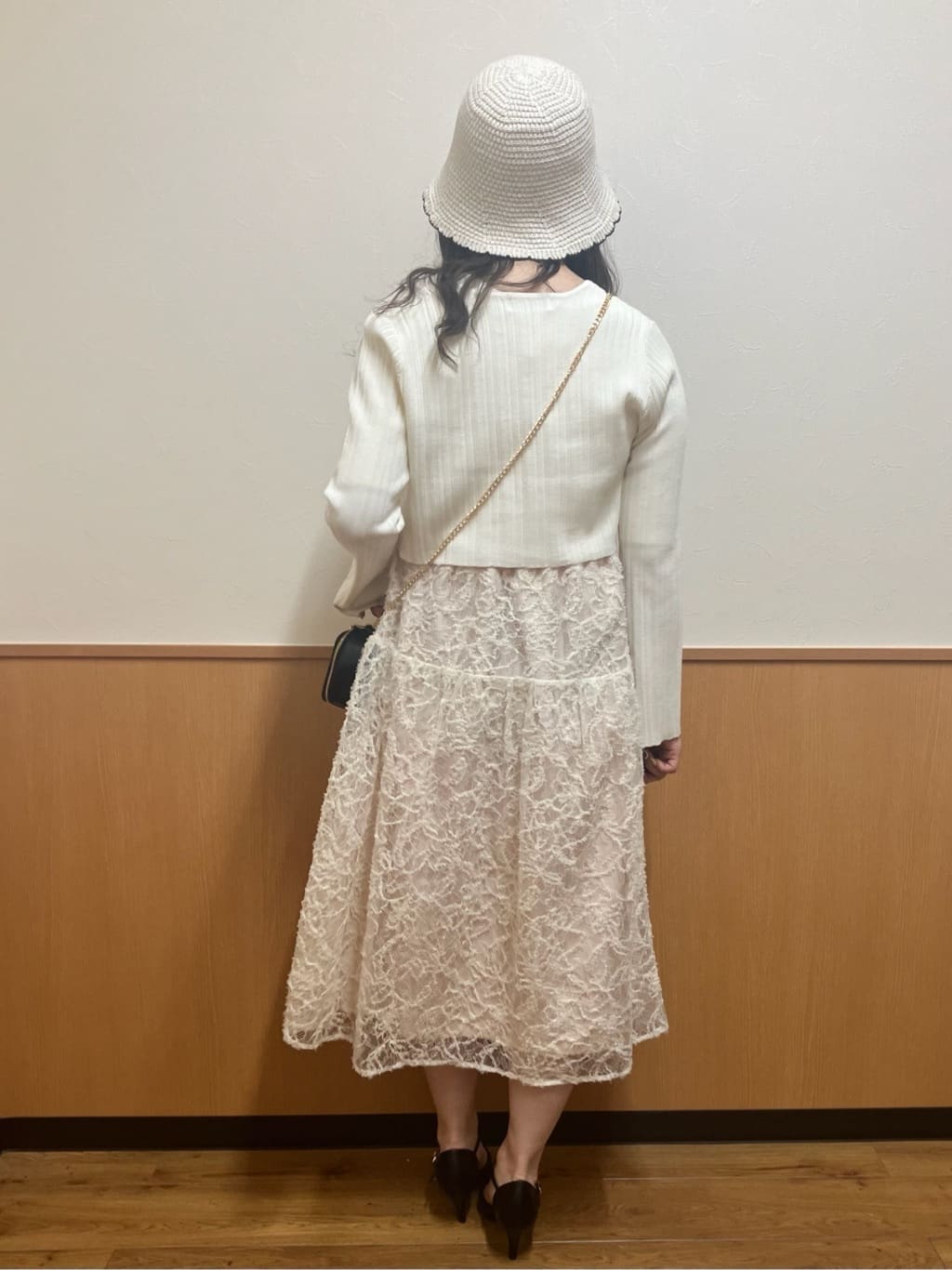 MAYUKIさんの「index｜《ツインセット》カーディガン&times;ニットドッキングワンピース【洗濯機OK】」を使ったコーディネート