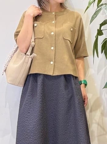 misakiさんの「SHOO･LA･RUE｜【洗濯機可/S-LL】上品なお花柄ジャカード フレアスカート」を使ったコーディネート