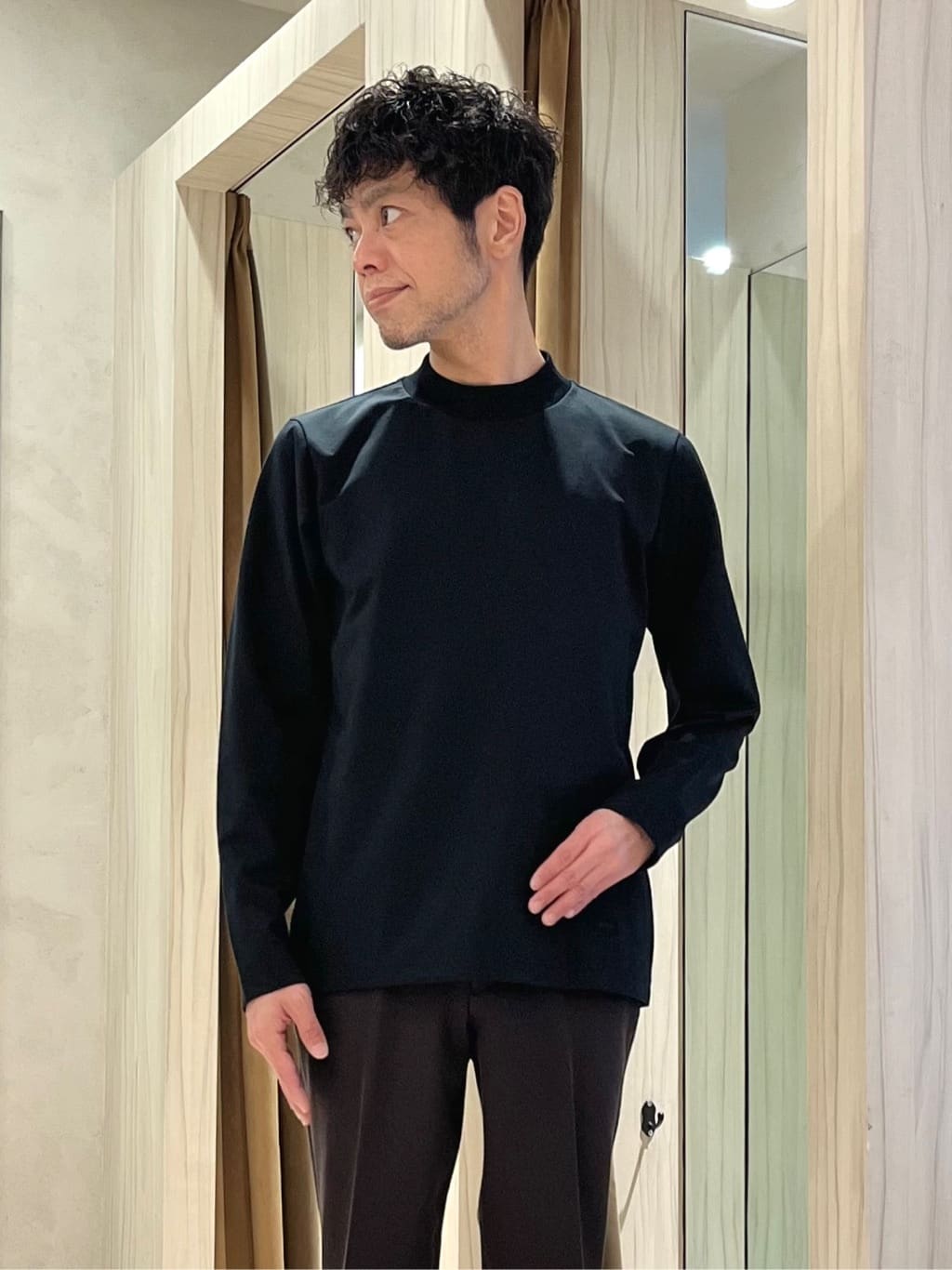 URAさんの「TAKEO KIKUCHI｜【洗える】スリーシーズンリラックスニットジャージ ジャケット」を使ったコーディネート