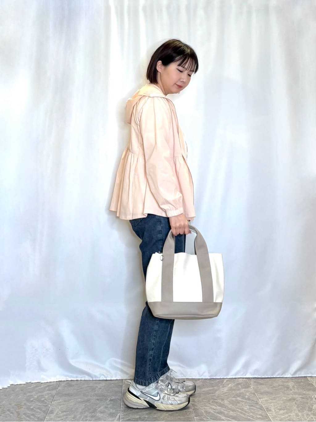 ネリさんの「SHOO･LA･RUE｜【S-LL/体型カバー】日焼け対策にも女性らしさを UVカットペプラムパーカ」を使ったコーディネート