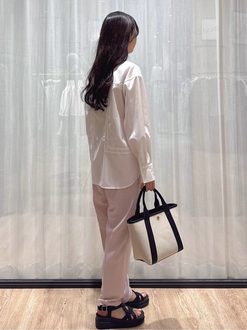 ぞうげさんの「OPAQUE.CLIP｜レーストリミングシャツ【洗濯機OK】」を使ったコーディネート