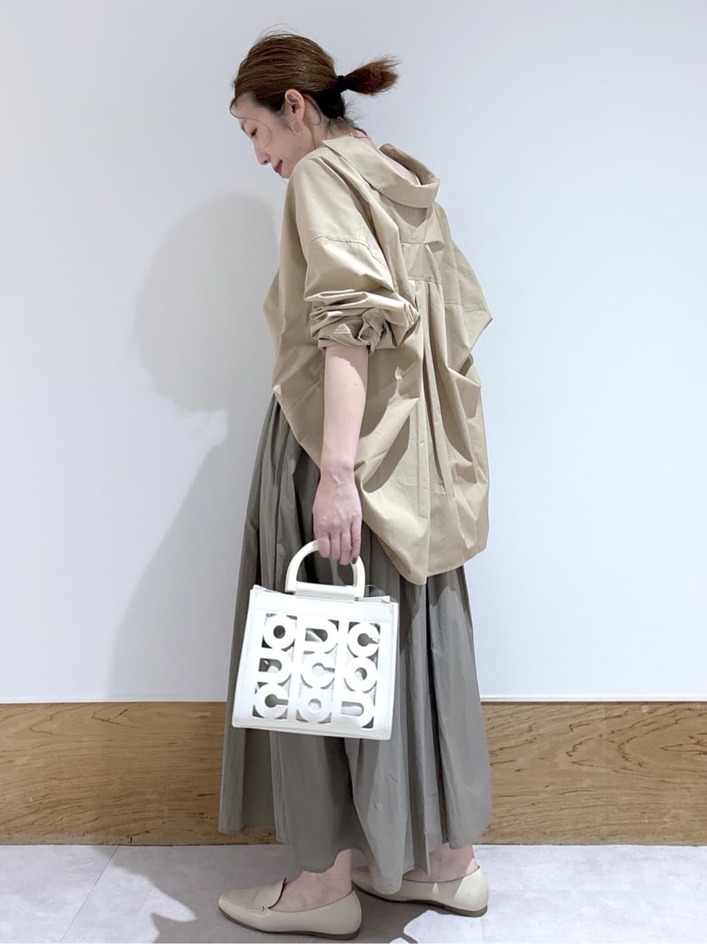 はなさんの「OPAQUE.CLIP｜バックシャンスキッパーシャツ【洗濯機OK】」を使ったコーディネート