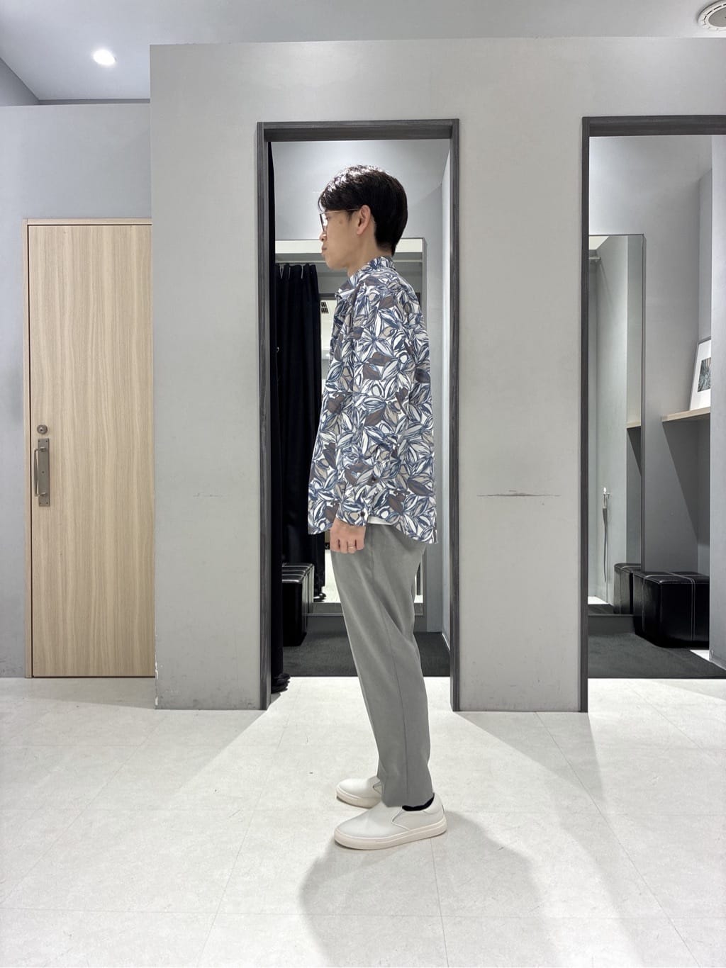 わいずみさんの「TAKEO KIKUCHI｜カカオ柄プリントシャツ」を使ったコーディネート