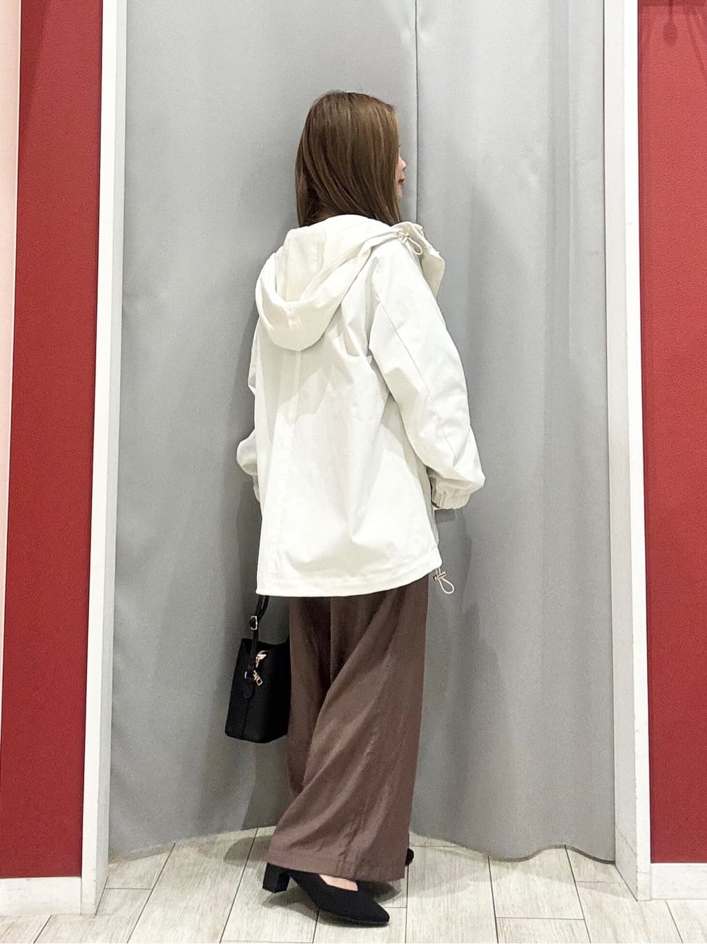 shioさんの「SHOO･LA･RUE｜【2点セット/洗濯機可/S-LL】透かし編みで涼やか 大人のドルマンニット」を使ったコーディネート