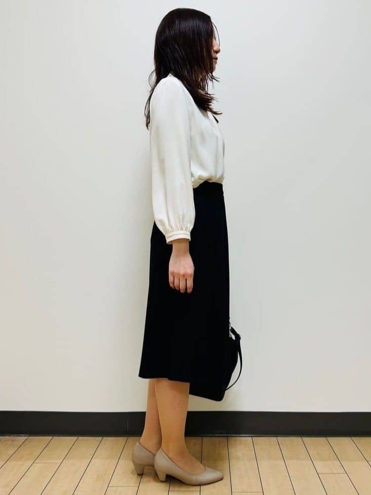miiiさんの「Reflect｜タックスタンドカラーブラウス」を使ったコーディネート