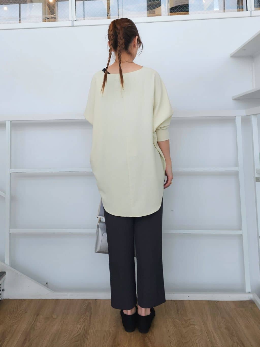 ゆゆさんの「SHOO･LA･RUE｜【ひんやり/UV/SS-3L/セットアップ可】さらさらぷるん イージーテーパードパンツ」を使ったコーディネート