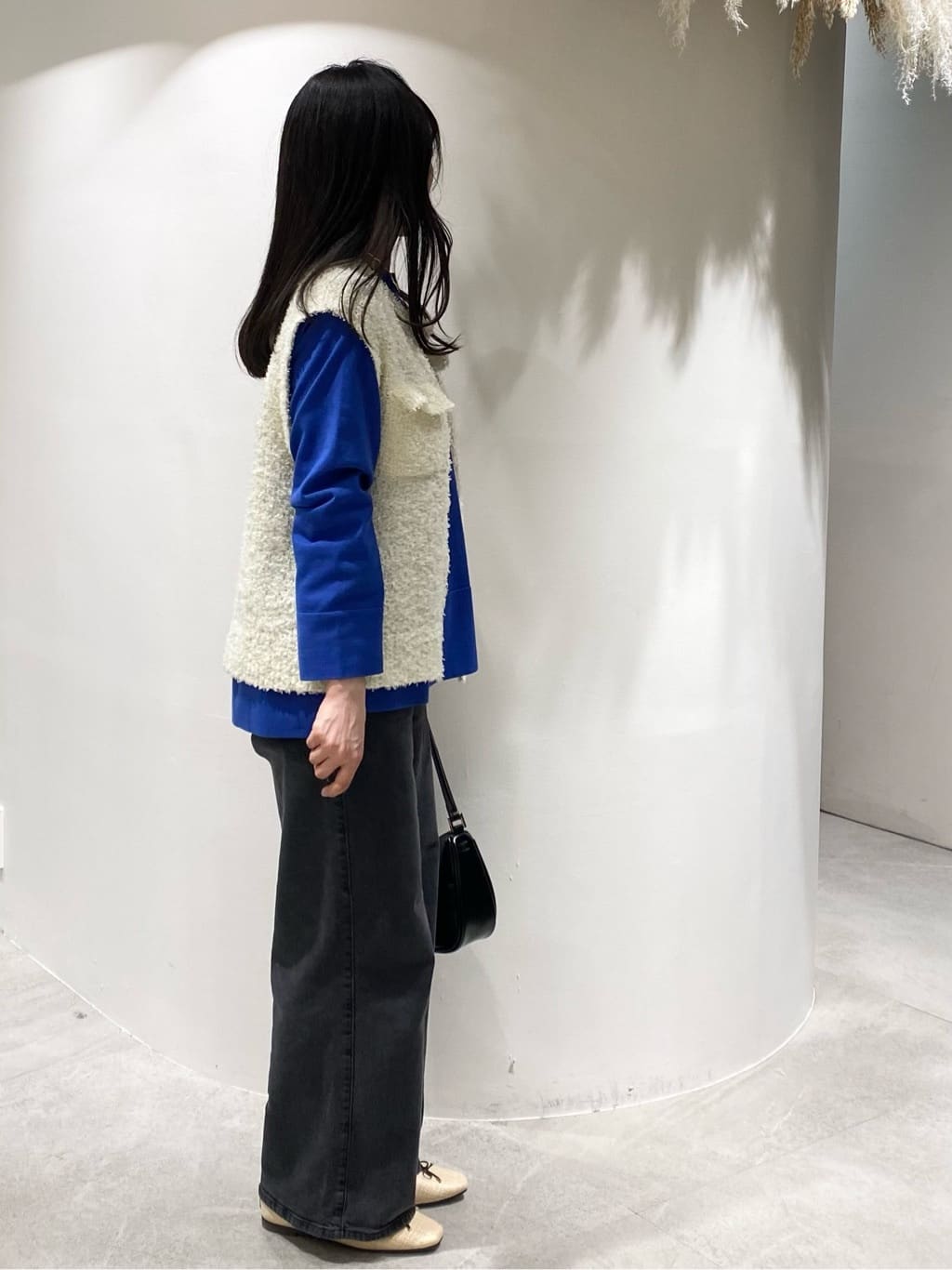 みなみさんの「OPAQUE.CLIP｜変形金ボタンニットベスト【洗濯機OK】」を使ったコーディネート