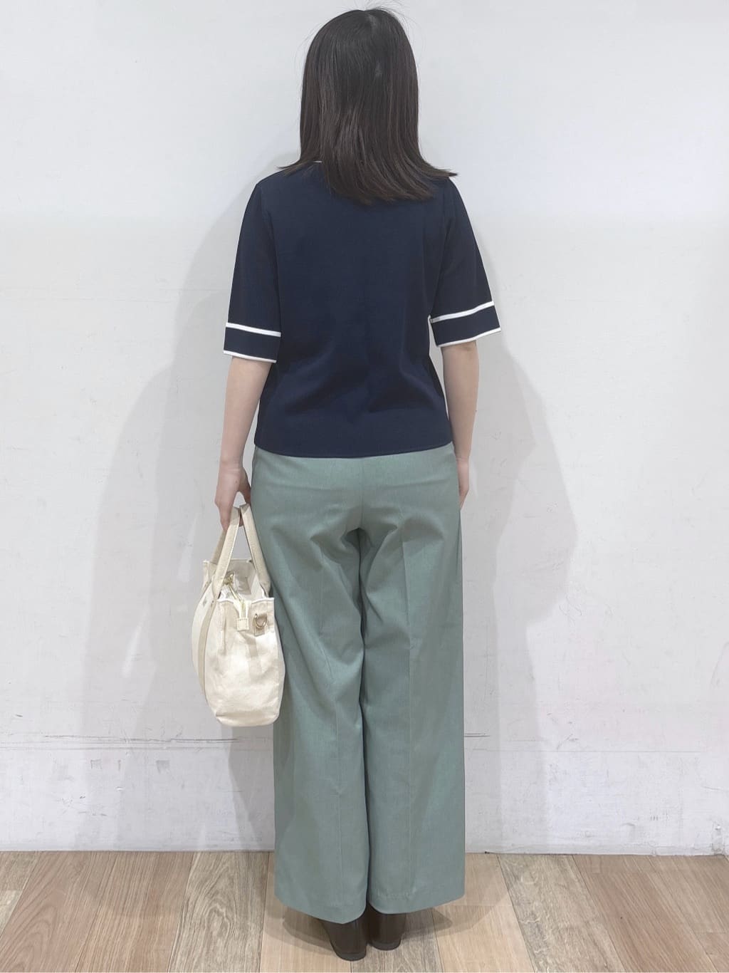 るーさんの「grove｜新色追加！【シリーズ累計36万枚/名品ニット】やわらかドライタッチ 袖メッシュ編みニット」を使ったコーディネート
