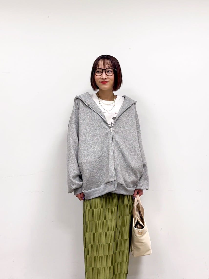 𝐜𝐡𝐢𝐤𝐚さんの「SHOO･LA･RUE｜【綿100％/S-LL/プチプラ】選べる3柄 プリントアソートロンT」を使ったコーディネート