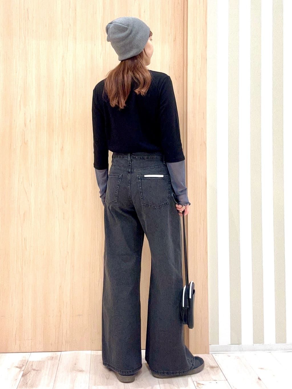 ririさんの「SHOO･LA･RUE｜【SHOO・LA・RUE DENIM/S-LL】体型カバーにも バギーデニムワイドパンツ」を使ったコーディネート