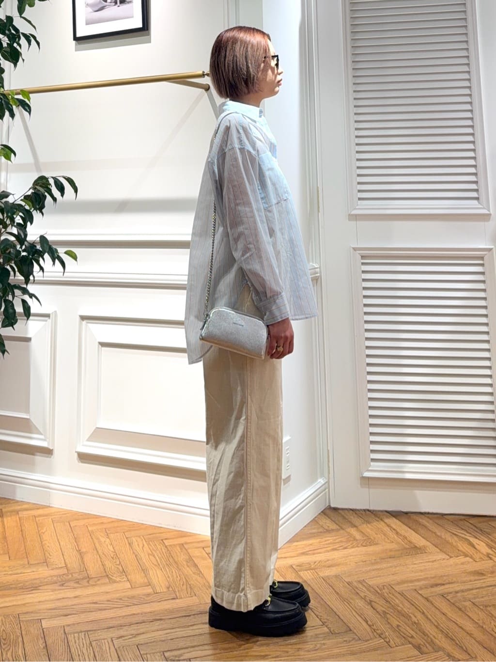 renaさんの「DRESSTERIOR｜シアー ストライプシャツ」を使ったコーディネート