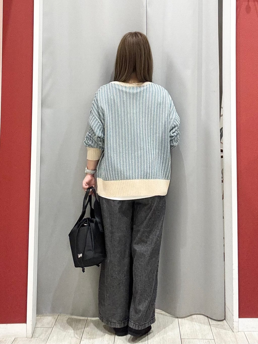 shioさんの「SHOO･LA･RUE｜【Lee別注／撥水】巾着ショルダーバッグ」を使ったコーディネート