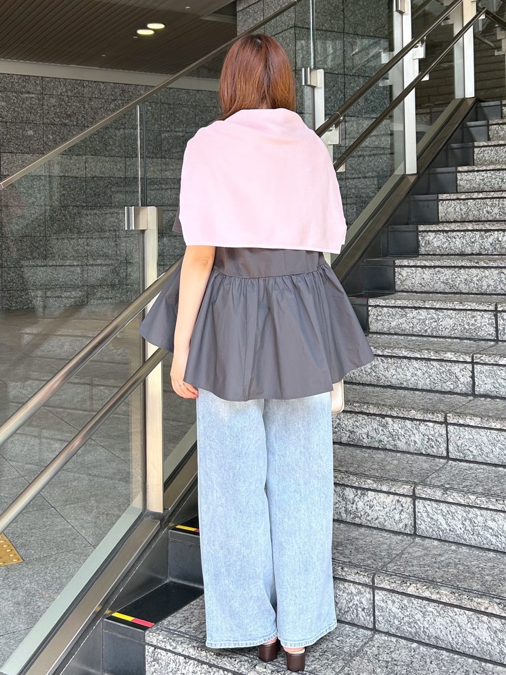 Risaさんの「OPAQUE.CLIP｜ペプラムドッキングカットソー【洗濯機OK】」を使ったコーディネート