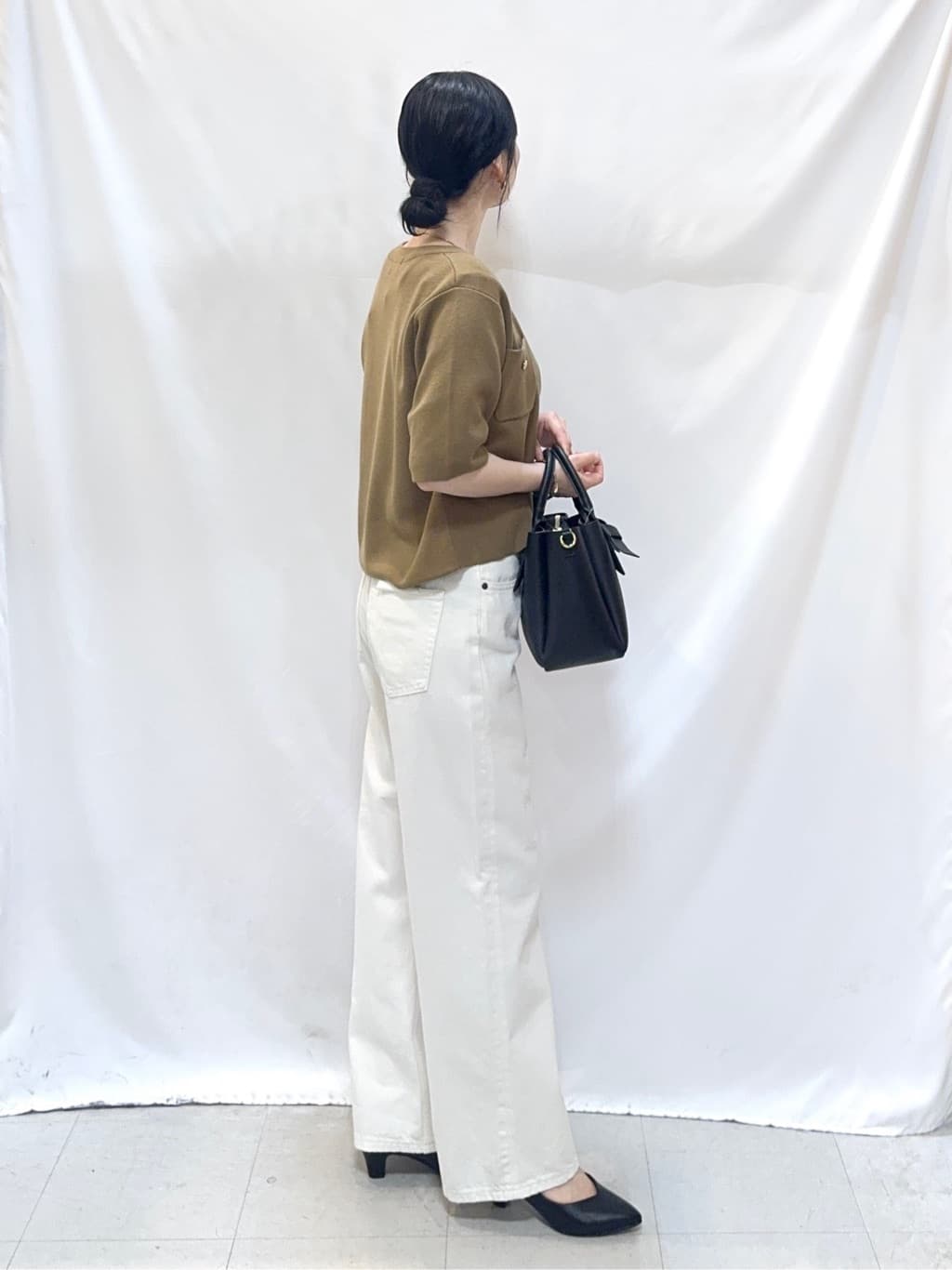 𝐇𝐢𝐫𝐨𝐦𝐢さんの「SHOO･LA･RUE｜【ネックアソート/洗濯機可】テレコ5分袖トップス」を使ったコーディネート