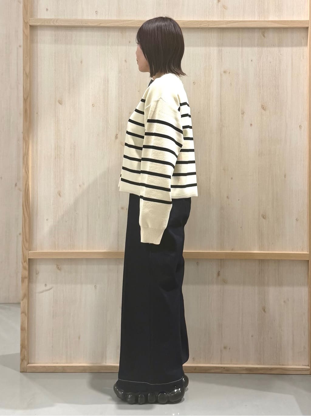 nanaさんの「THE SHOP TK｜【羽織るだけでこなれ感を演出】デニム切替カーディガン」を使ったコーディネート