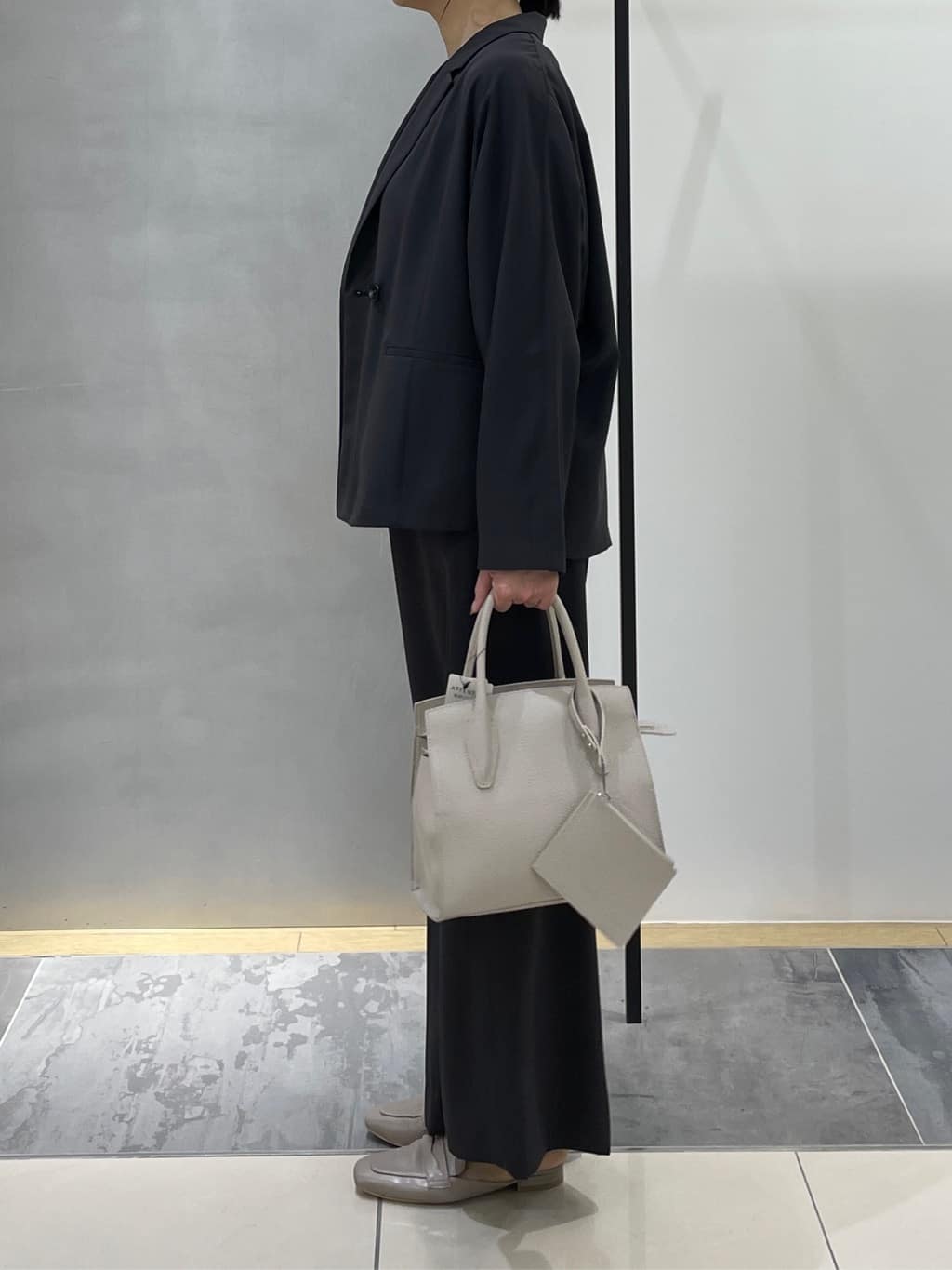 shihoさんの「INDIVI｜【接触冷感／透湿／着る日傘】ドルマンダブルジャケット」を使ったコーディネート