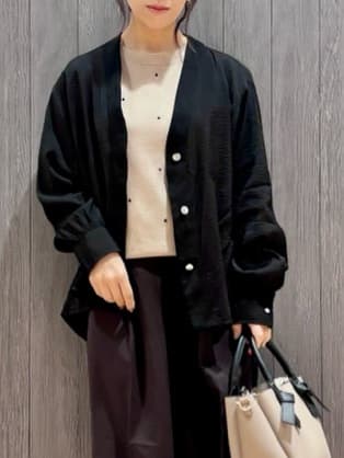meiさんの「SHOO･LA･RUE｜【S-LL/二の腕カバー】品よく隠せる ドット刺繍5分袖ニット」を使ったコーディネート