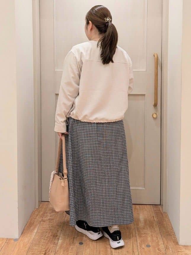 ななこさんの「SHOO･LA･RUE｜【S-LL】サッと羽織れてきれい見え　フラップポケット ノーカラーブルゾン」を使ったコーディネート