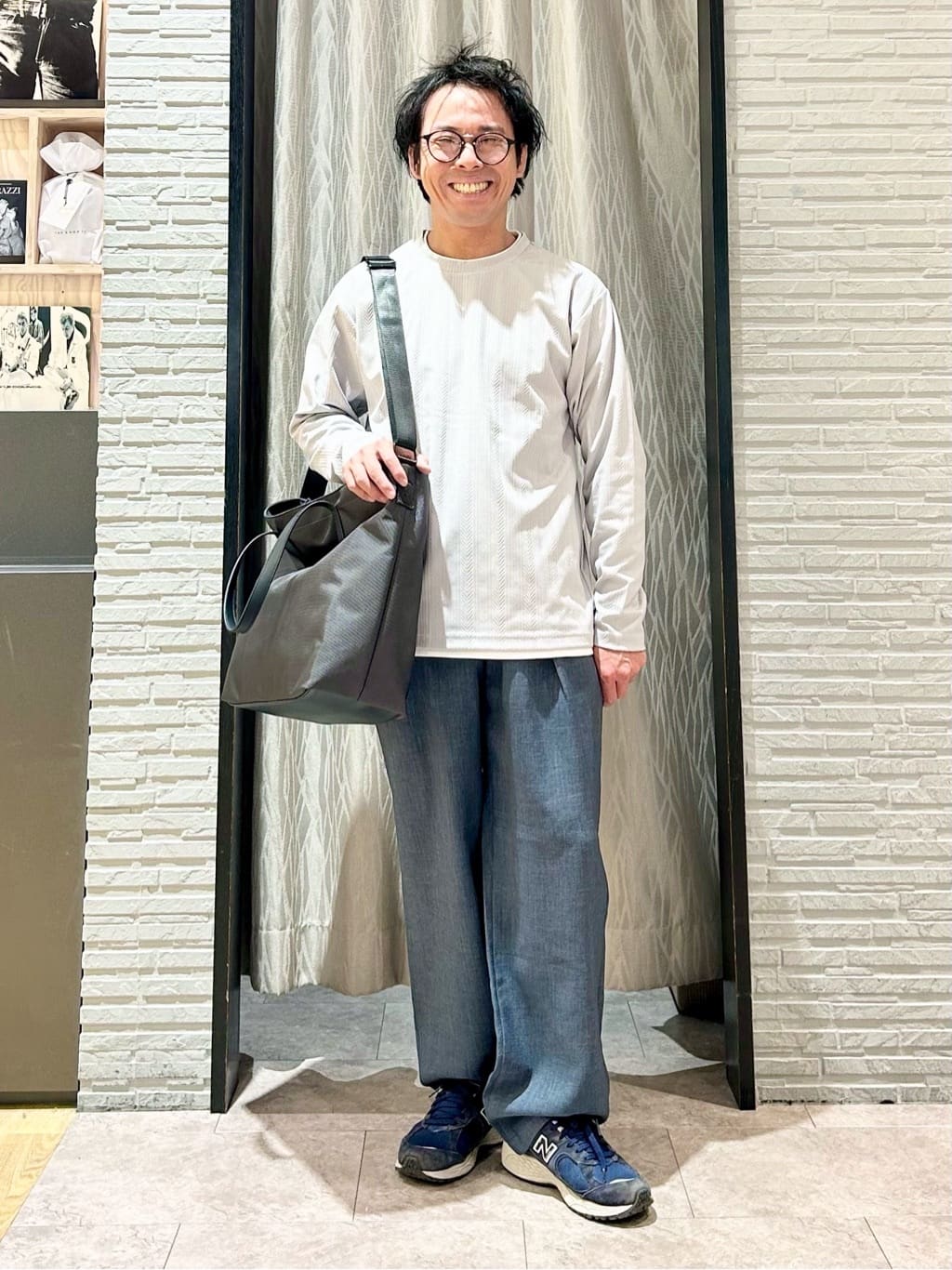 KENJI Iさんの「THE SHOP TK｜【程よく品のある着こなし】ジャカード フェイクレイヤード長袖Tシャツ 洗濯機OK」を使ったコーディネート