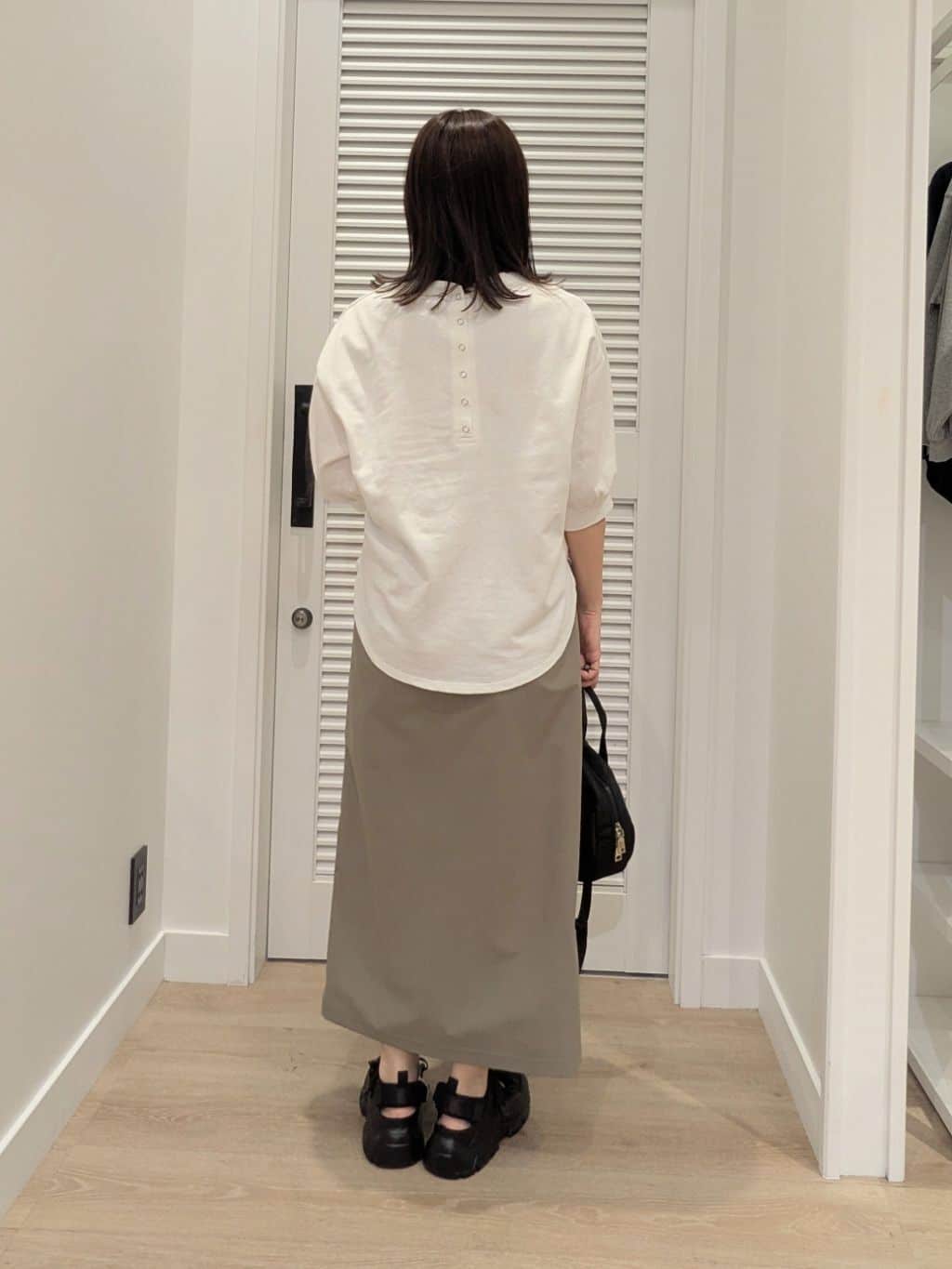 enさんの「Dessin｜【360度可愛い】バックヘンリーカットソー5分袖」を使ったコーディネート