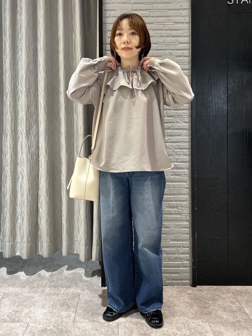 ga_riさんの「THE SHOP TK｜大人のフェミニンカジュアルに エアリーフリルブラウス」を使ったコーディネート