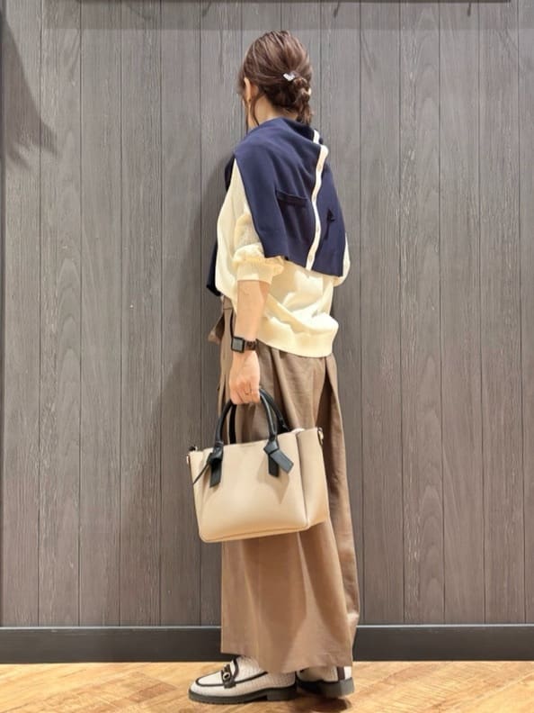 meiさんの「SHOO･LA･RUE｜【洗濯機可/S-LL】シンプルだけど華やか レースの5分袖ニット」を使ったコーディネート
