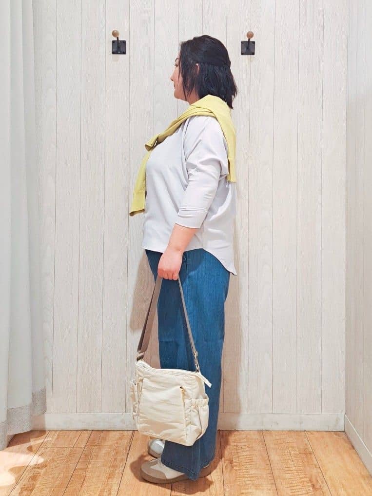 kotomiさんの「SHOO･LA･RUE｜【洗濯機可/UV】さらっとしたタッチが心地よい ショート丈 Vネックカーディガン」を使ったコーディネート