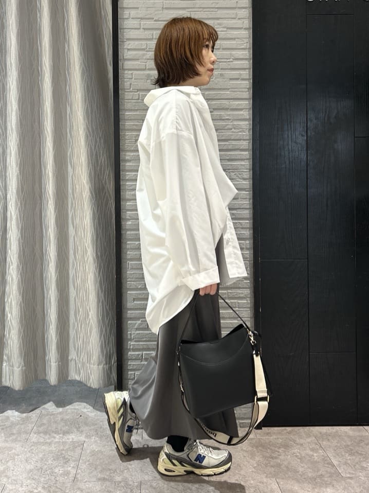 ga_riさんの「THE SHOP TK｜ゆったりシルエットで体型カバー ロングシャツ」を使ったコーディネート