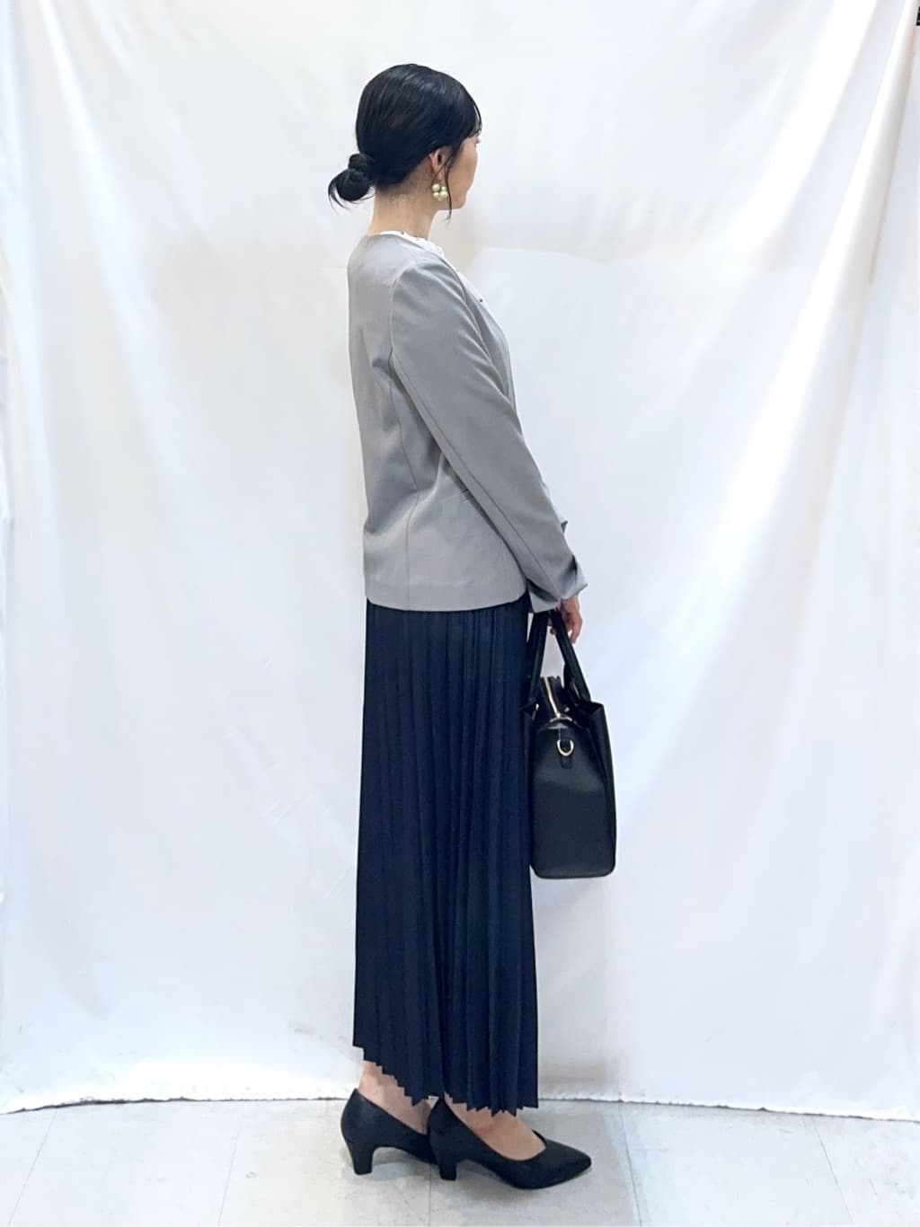 𝐇𝐢𝐫𝐨𝐦𝐢さんの「SHOO･LA･RUE｜【洗濯機可/UV/SS-3L】すっきり好印象 ノーカラージャケット」を使ったコーディネート