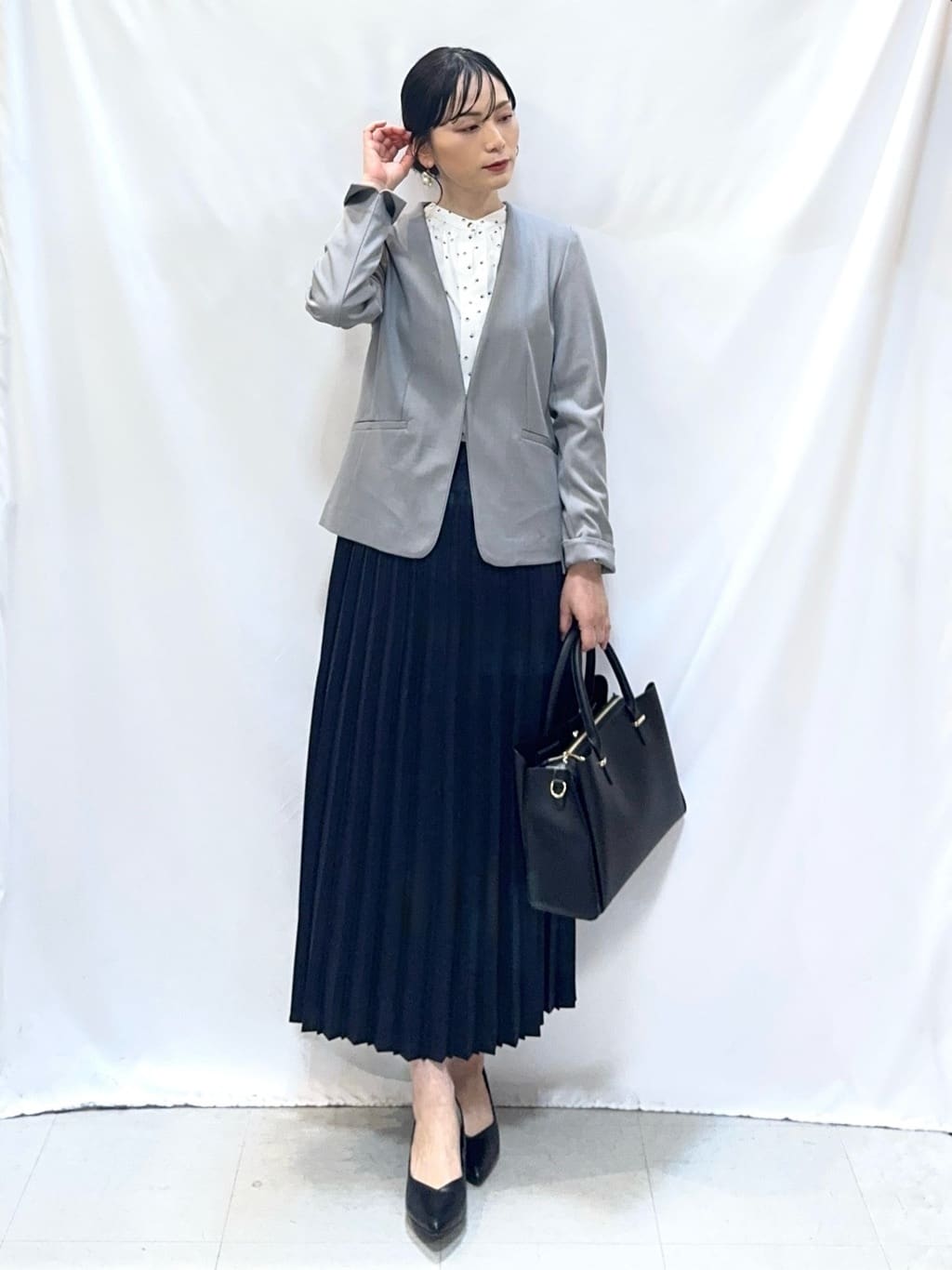 𝐇𝐢𝐫𝐨𝐦𝐢さんの「SHOO･LA･RUE｜【洗濯機可/UV/SS-3L】すっきり好印象 ノーカラージャケット」を使ったコーディネート