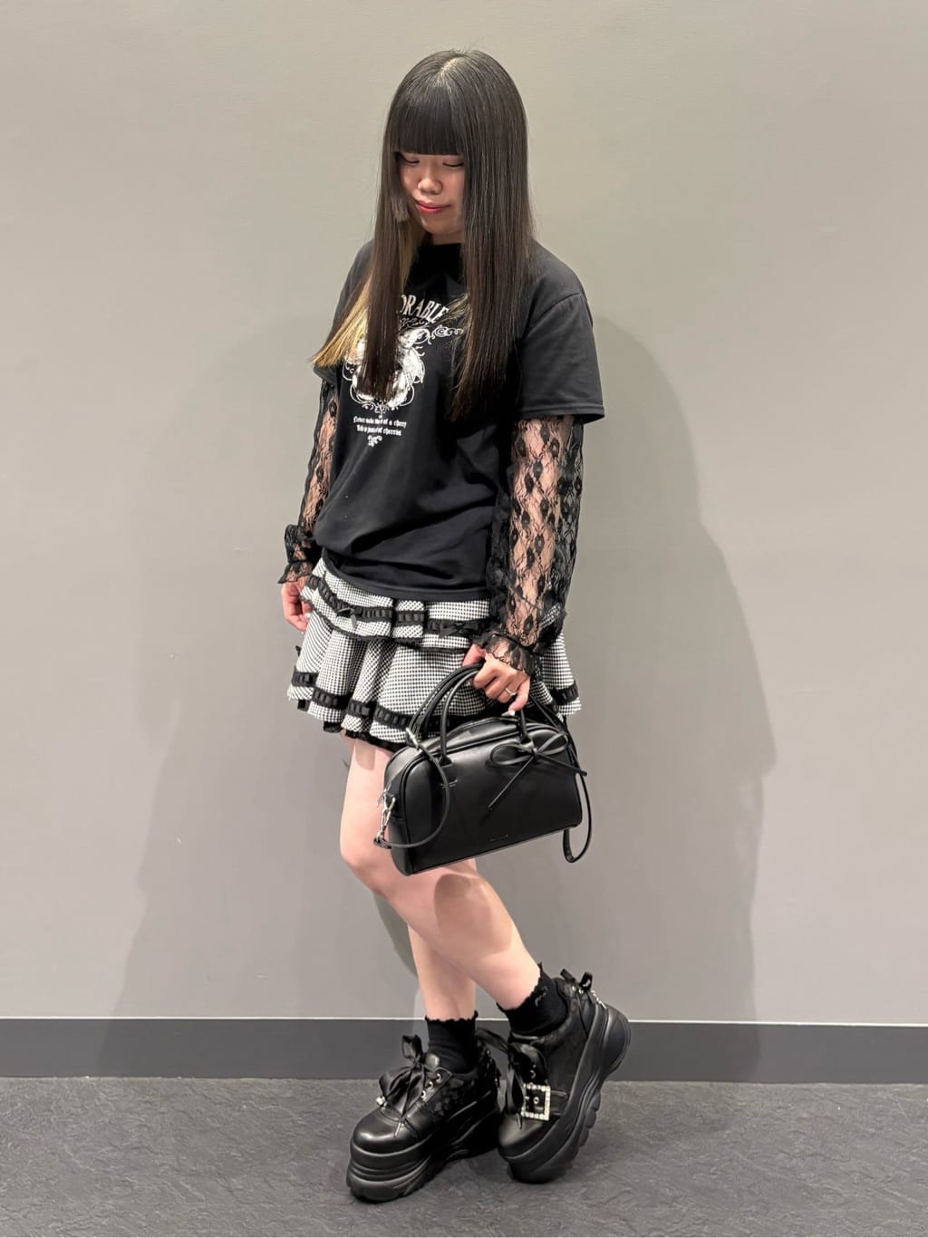 ひなさんの「ESPERANZA｜夢見る厚底十字架キラキラスニーカー」を使ったコーディネート